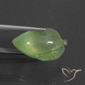 Prehnite Verde medio natural de 16.61 ct, Elegante, Translúcido