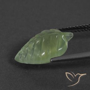 Prehnite Verde medio natural de 5.61 ct, Elegante, Translúcido