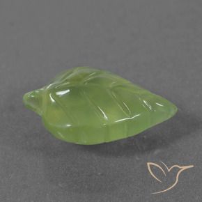 Prehnite Verde cálido natural de 5.65 ct, Elegante, Translúcido