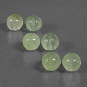 Gemas de prehnita verde natural de  ct, esfera / bola, translúcido