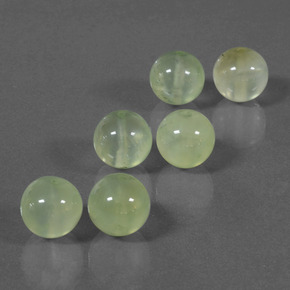 Gemas de prehnita verde natural de  ct, esfera / bola, translúcido