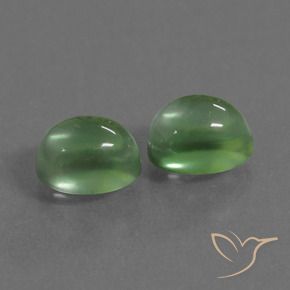 Gemas de Prehnite Verde cálido natural de 2.68 ct, Ovalada, Transparente