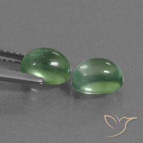 Gemas de Prehnite Verde terroso natural de 2.40 ct, Ovalada, Transparente