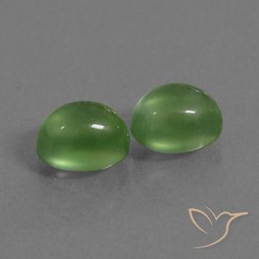 Gemas de Prehnite Verde cálido natural de 2.60 ct, Ovalada, Transparente