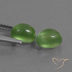 Gemas de Prehnite Verde cálido natural de 2.60 ct, Ovalada, Transparente