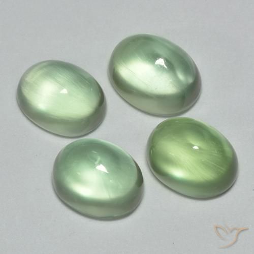 Gemas de Prehnite Verde cálido natural de 4.82 ct, Ovalada, Transparente