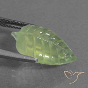 Prehnite Verde medio natural de 7.23 ct, Elegante, Transparente