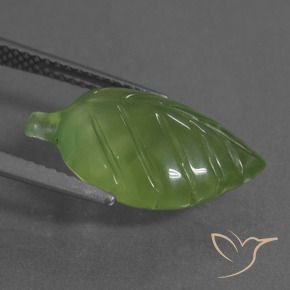 Prehnite Verde medio natural de 7.78 ct, Elegante, Transparente