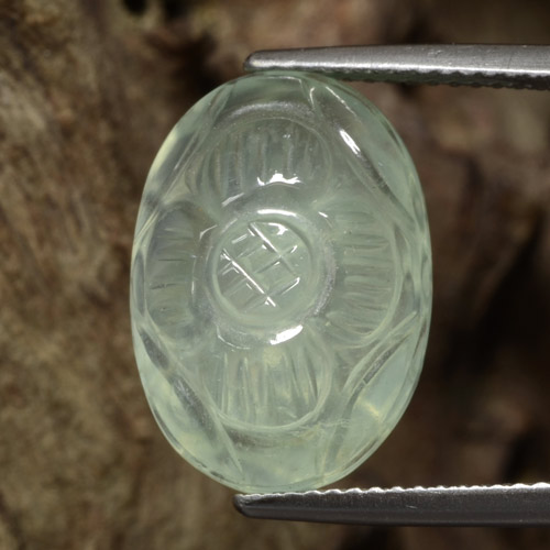 Prehnita verde muy claro natural de 11,67 ct, corte flor, translúcido