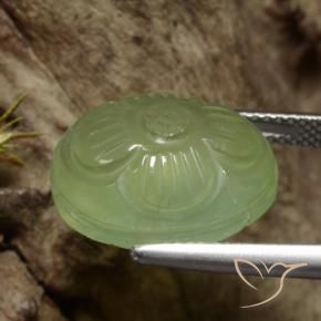 Prehnite Verde amarillo natural de 12.53 ct, Corte Flor, Translúcido