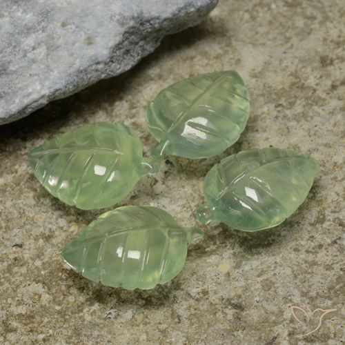 25.87ctw Natural Verde pera pálido Prehnite, Corte Flor, Transparente