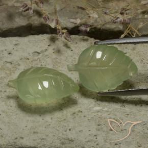 Gemas de Prehnite Verde pera pálido natural de 14.13 ct, Corte Flor, Translúcido