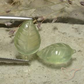 Gemas de Prehnite Verde pera pálido natural de 13.18 ct, Corte Flor, Translúcido
