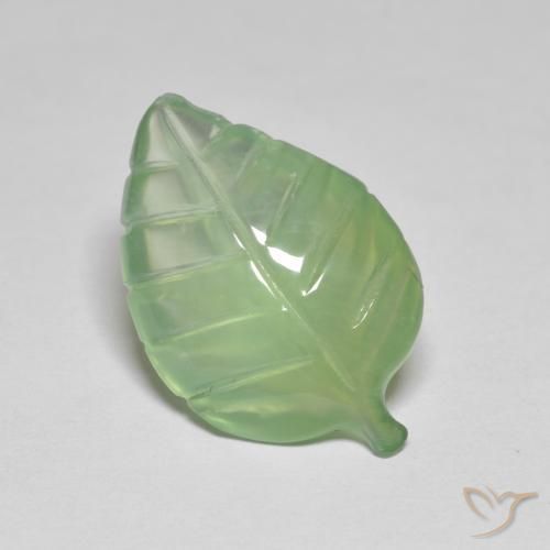 Prehnite Verde lima pálido natural de 6.77 ct, Elegante, Transparente