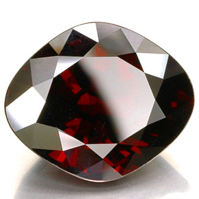 Granate piropo rojo natural de 21,57 ct, forma elegante, VVS