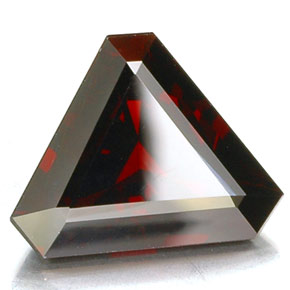 Granate piropo rojo natural de 8,94 ct, forma elegante, VVS