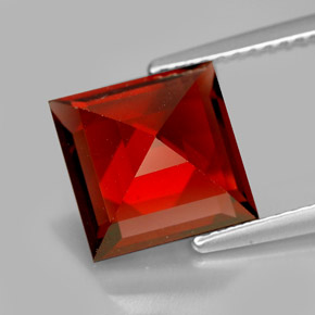 Granate piropo rojo natural de 4,21 ct, cuadrado, VVS
