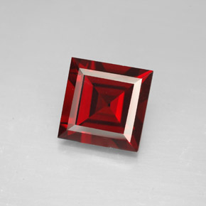 Granate piropo rojo natural de 4,36 ct, cuadrado, VVS