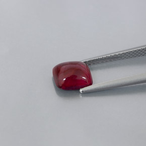 Granate piropo rojo natural de 2,39 ct, transparente, transparente / translúcido