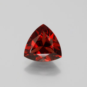 Granate Piropo Rojo oscuro natural de 1.85 ct, Trillón, VVS