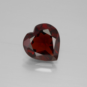 Granate Piropo Roja natural de 3.63 ct, Forma de corazón, VVS