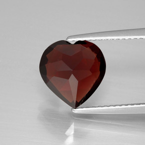 Granate Piropo Roja natural de 3.63 ct, Forma de corazón, VVS