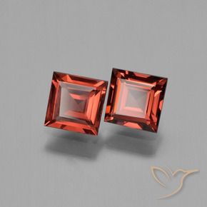 Gemas de Granate piropo Rojo medio natural de 1.41 ct, Cuadrado, VVS-VS