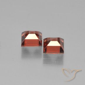 Gemas de Granate piropo Rojo escarlata natural de 1.68 ct, Cuadrado, VS