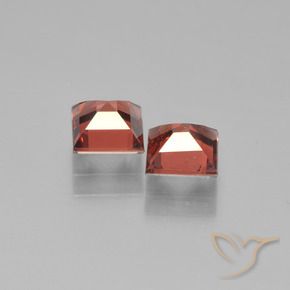 Gemas de Granate piropo Rojo medio natural de 1.61 ct, Cuadrado, VS