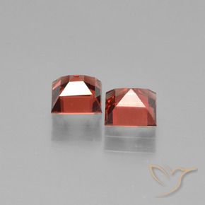 Gemas de Granate piropo Rojo medio natural de 1.70 ct, Cuadrado, VVS-VS