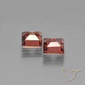 Gemas de Granate piropo Rojo escarlata natural de 1.66 ct, Cuadrado, VVS-VS