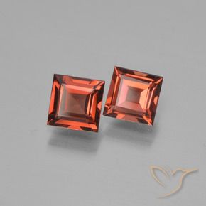 Gemas de Granate piropo Rojo escarlata natural de 1.53 ct, Cuadrado, VS