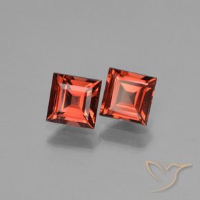 Gemas de Granate piropo Rojo escarlata natural de 1.59 ct, Cuadrado, VS