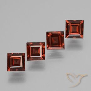 Gemas de Granate piropo Rojo oscuro natural de 3.03 ct, Cuadrado, VS