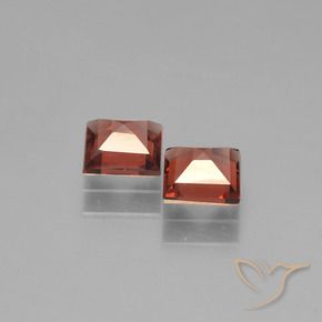 Gemas de Granate piropo Rojo medio natural de 1.34 ct, Cuadrado, VVS-VS