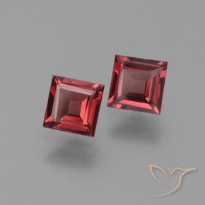 Gemas de Granate piropo Rojo oscuro natural de 1.33 ct, Cuadrado, VS