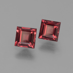 Gemas de Granate Piropo Rojo oscuro natural de 1.66 ct, Cuadrado, VVS-VS
