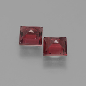 Gemas de Granate Piropo Rojo oscuro natural de 1.66 ct, Cuadrado, VVS-VS