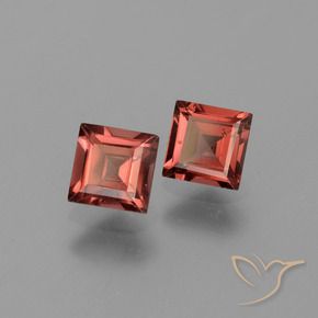 Gemas de Granate piropo Rojo medio natural de 1.77 ct, Cuadrado, VVS-VS