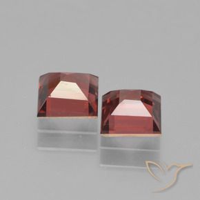 Gemas de Granate piropo Rojo oscuro natural de 1.60 ct, Cuadrado, VVS-VS