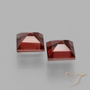 Gemas de Granate piropo Rojo oscuro natural de 1.55 ct, Cuadrado, VVS-VS