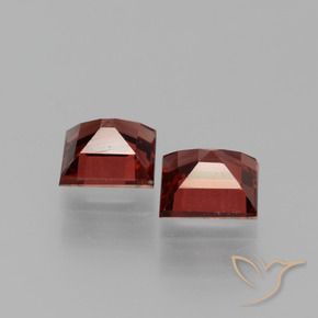 Gemas de Granate piropo Rojo oscuro natural de 1.37 ct, Cuadrado, VVS-VS