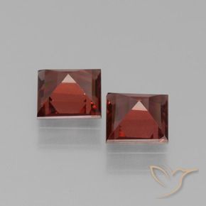 Gemas de Granate piropo Rojo oscuro natural de 1.36 ct, Cuadrado, VVS-VS