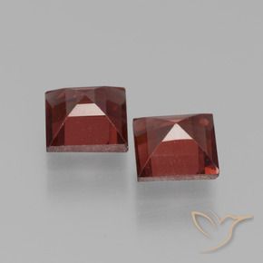 Gemas de Granate piropo Rojo oscuro natural de 1.66 ct, Cuadrado, VVS-VS