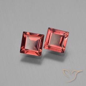 Gemas de Granate piropo Rojo escarlata natural de 1.47 ct, Cuadrado, VVS-VS
