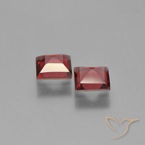 Gemas de Granate piropo Rojo oscuro natural de 1.36 ct, Cuadrado, VVS