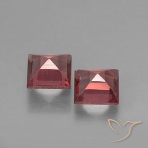 Gemas de Granate piropo Rojo escarlata natural de 1.47 ct, Cuadrado, VVS-VS