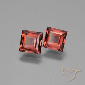 Gemas de Granate piropo Rojo escarlata natural de 1.59 ct, Cuadrado, VVS-VS