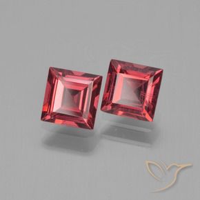 Gemas de Granate piropo Rojo oscuro medio natural de 1.57 ct, Cuadrado, VS