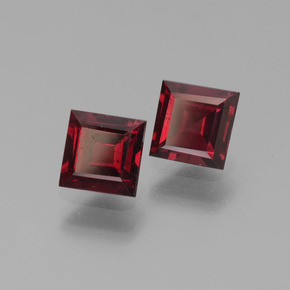 Gemas de Granate Piropo Rojo sangre intenso natural de 1.54 ct, Cuadrado, VS